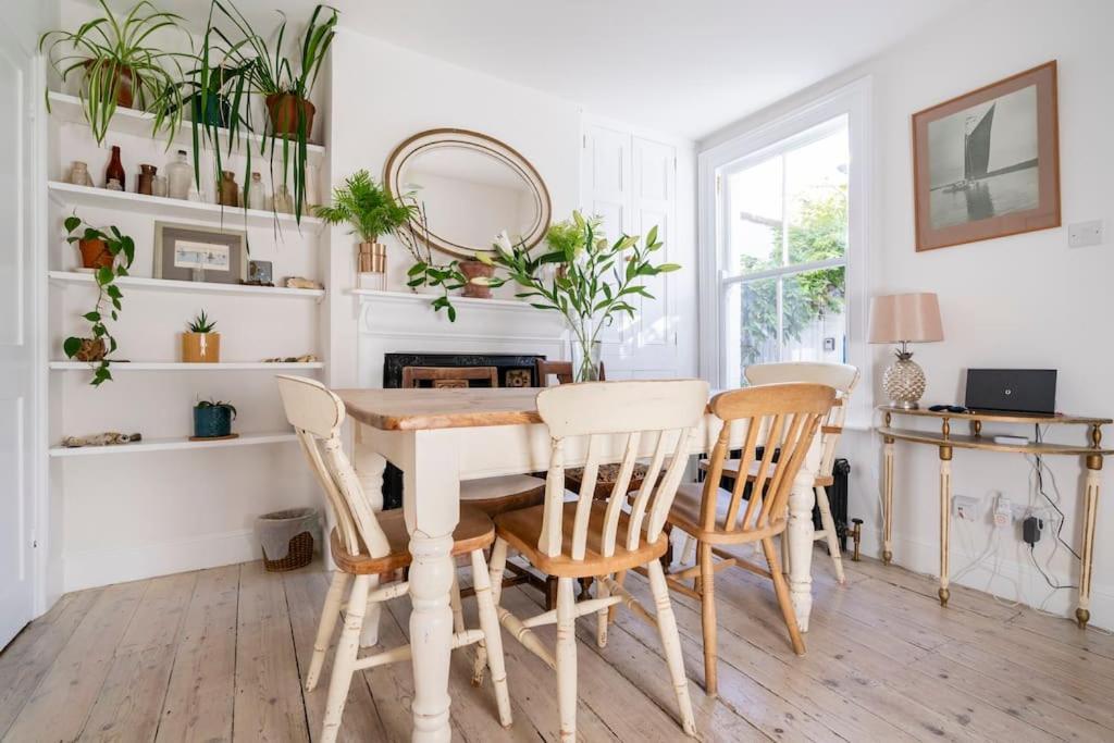 Boat House, Relax In A Whitstable Fisherman'S Cottage エクステリア 写真