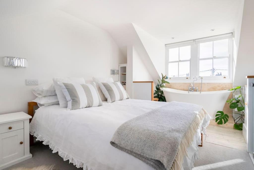 Boat House, Relax In A Whitstable Fisherman'S Cottage エクステリア 写真